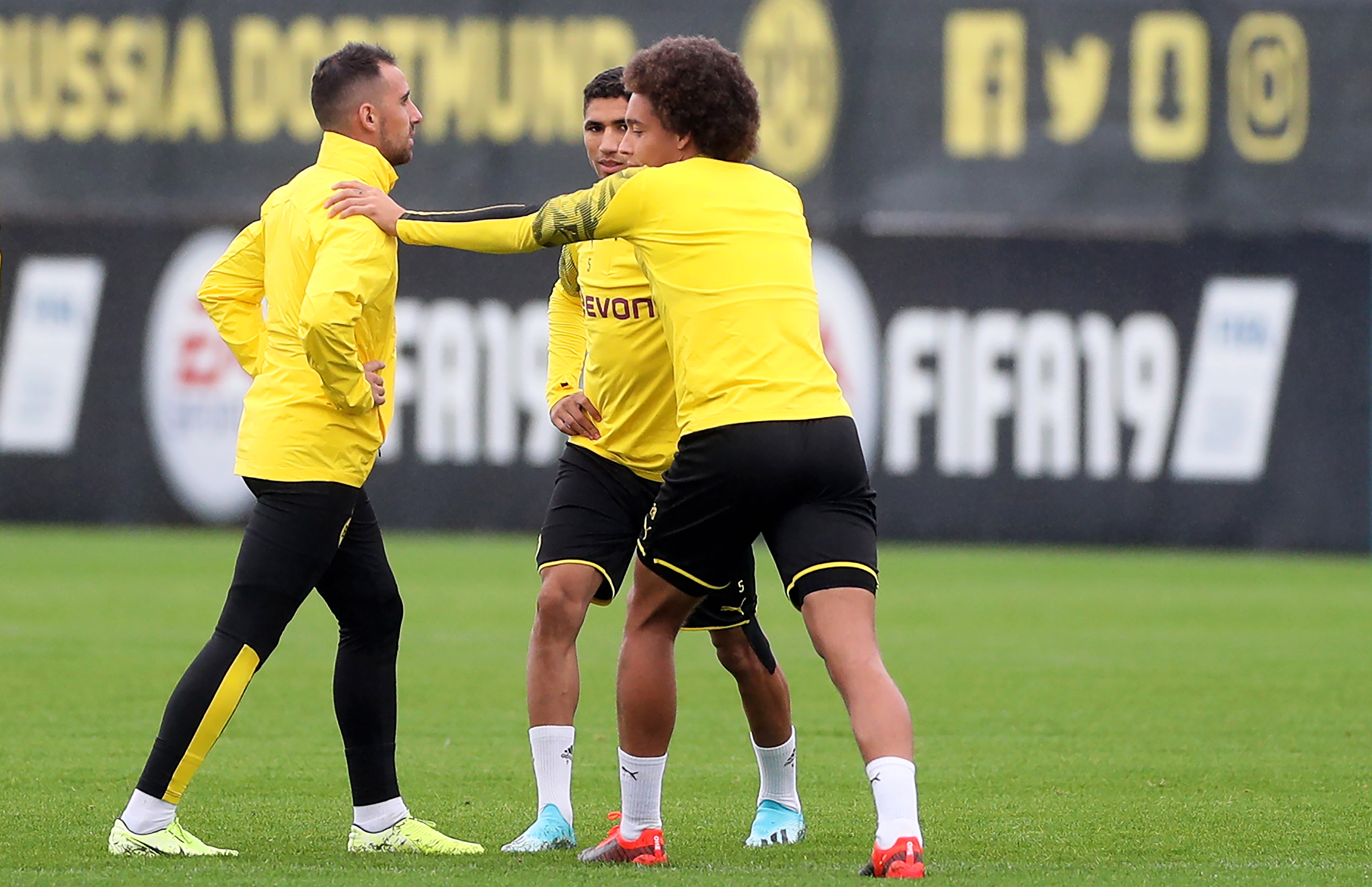 关于今晨尼斯备战欧冠波特兰开拓者窗口期更衣室发声之后，西汉姆围绕社区盾伤情更新的信息